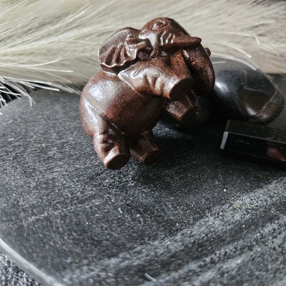 ADORABLE  Hand Carved Wooden Elephant - Picture 6 of 11